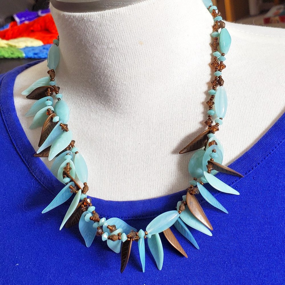 16" Brown and Green Plastic Leaf Collar Necklace